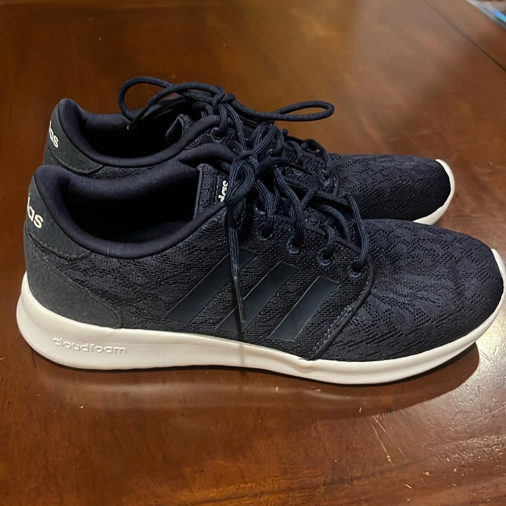 Navy blue Adidas cloudfoam memory sneakers
